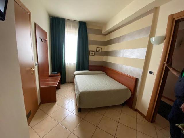 Mini Hotel Asti Esterno foto