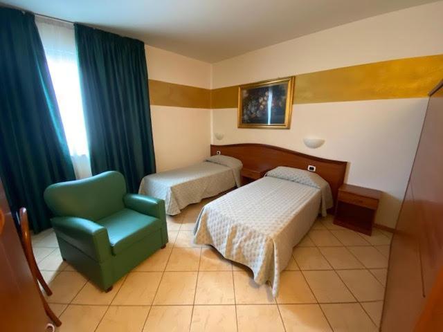 Mini Hotel Asti Esterno foto